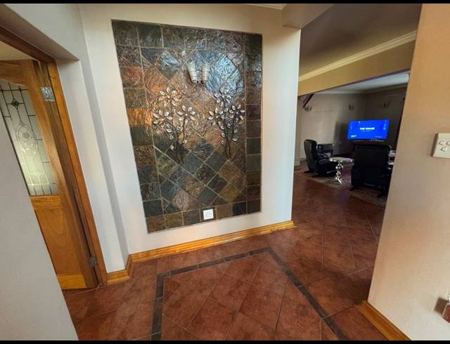 4 BEDROOM HOUSE FOR SALE IN CLUBVILLE